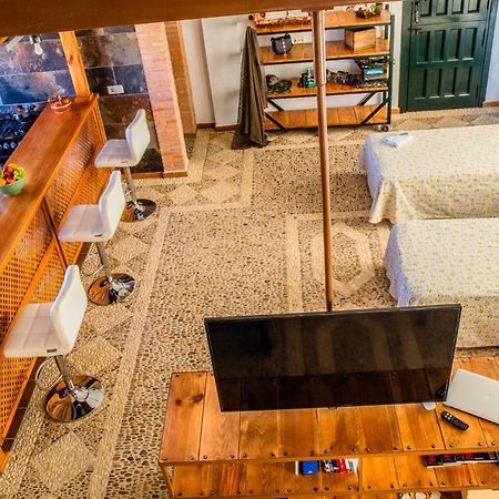 Apartamento Loft La Encina Torrejón el Rubio Екстериор снимка