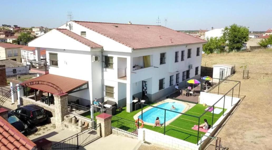 Apartamento Loft La Encina Torrejón el Rubio Екстериор снимка